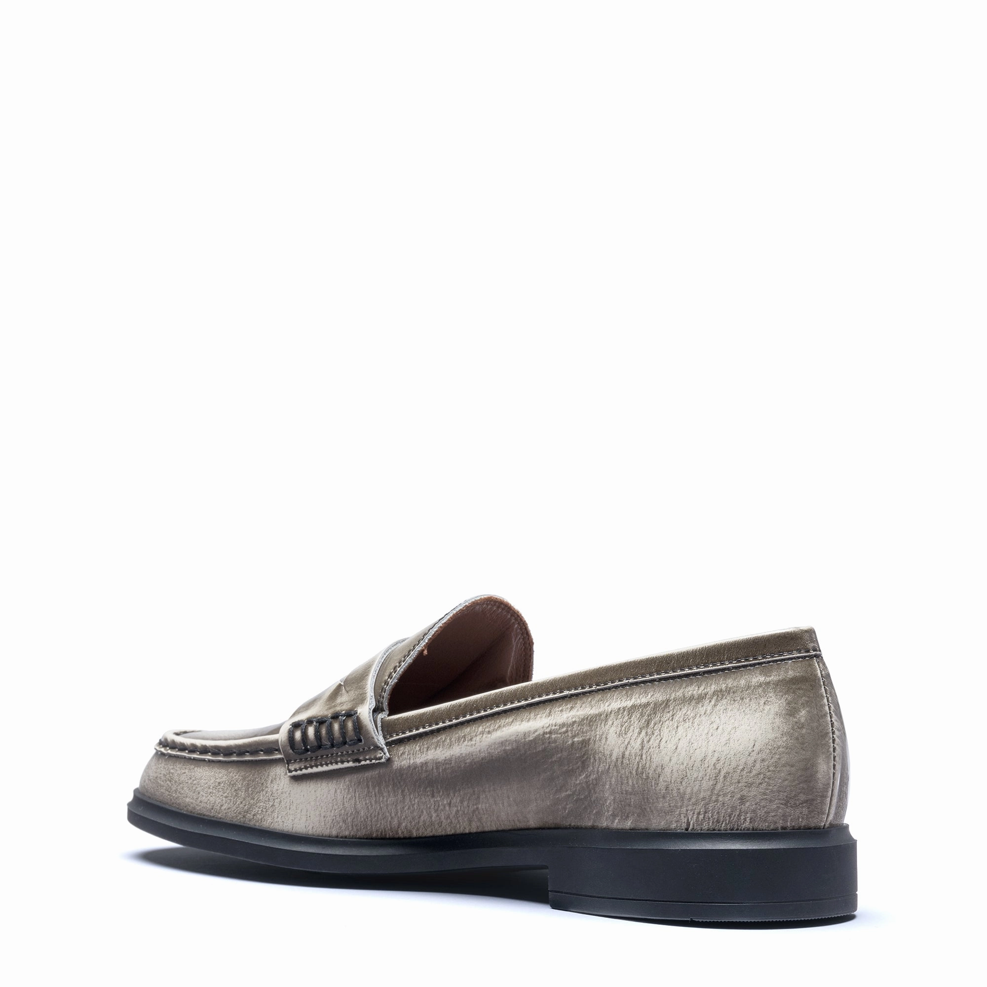 Clean Edge Long Form Vend?me Blandine cream spazzolato leather loafers