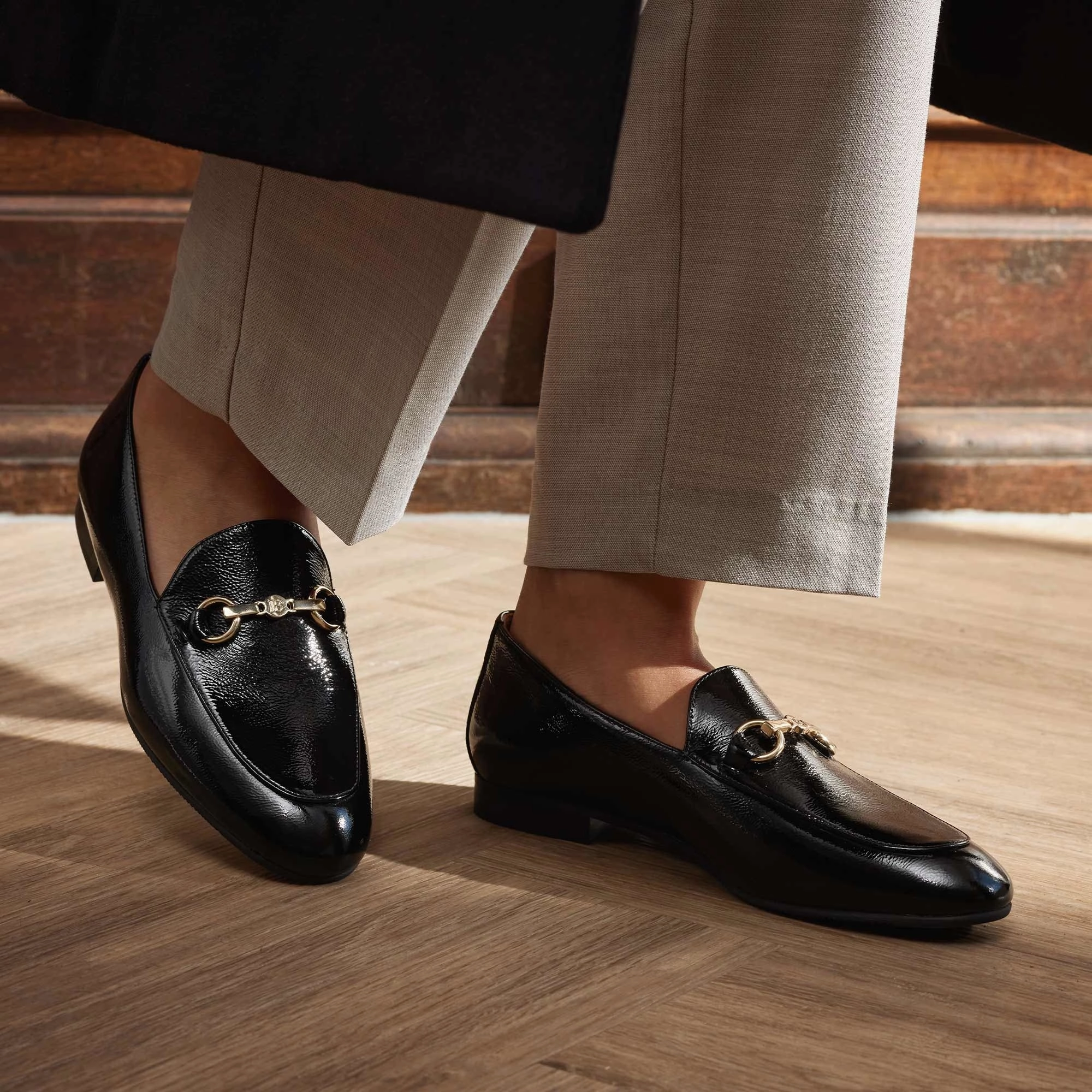 Line Shade Creative Office Vend?me Fleur black calfskin patent leather loafers