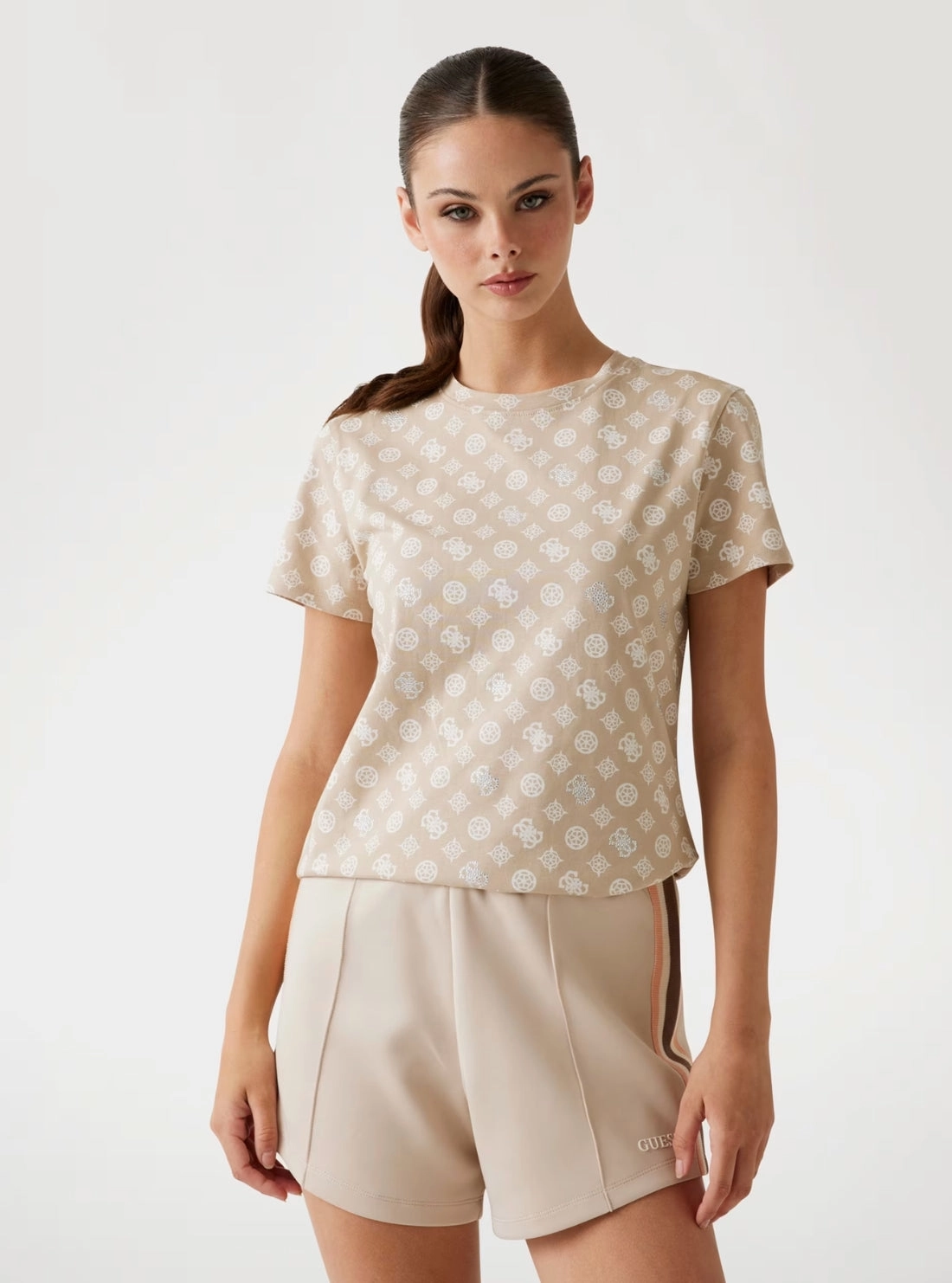 Hidden Pocket DoubleLayeredCollar Eco Beige Gloria Peony Active T-Shirt