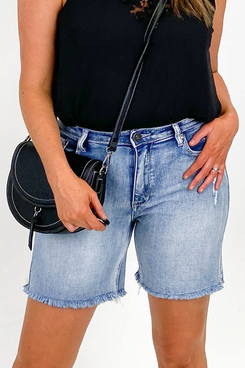 Wakee Ashlee Shorts Light Wash Tailored Fit Simple Mood