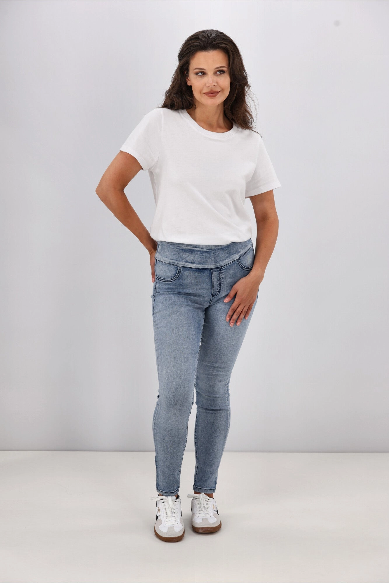 Lightweight Material Unisex Style Speed Ready Wakee Denim Moxy Pull On Jean Washed Blue