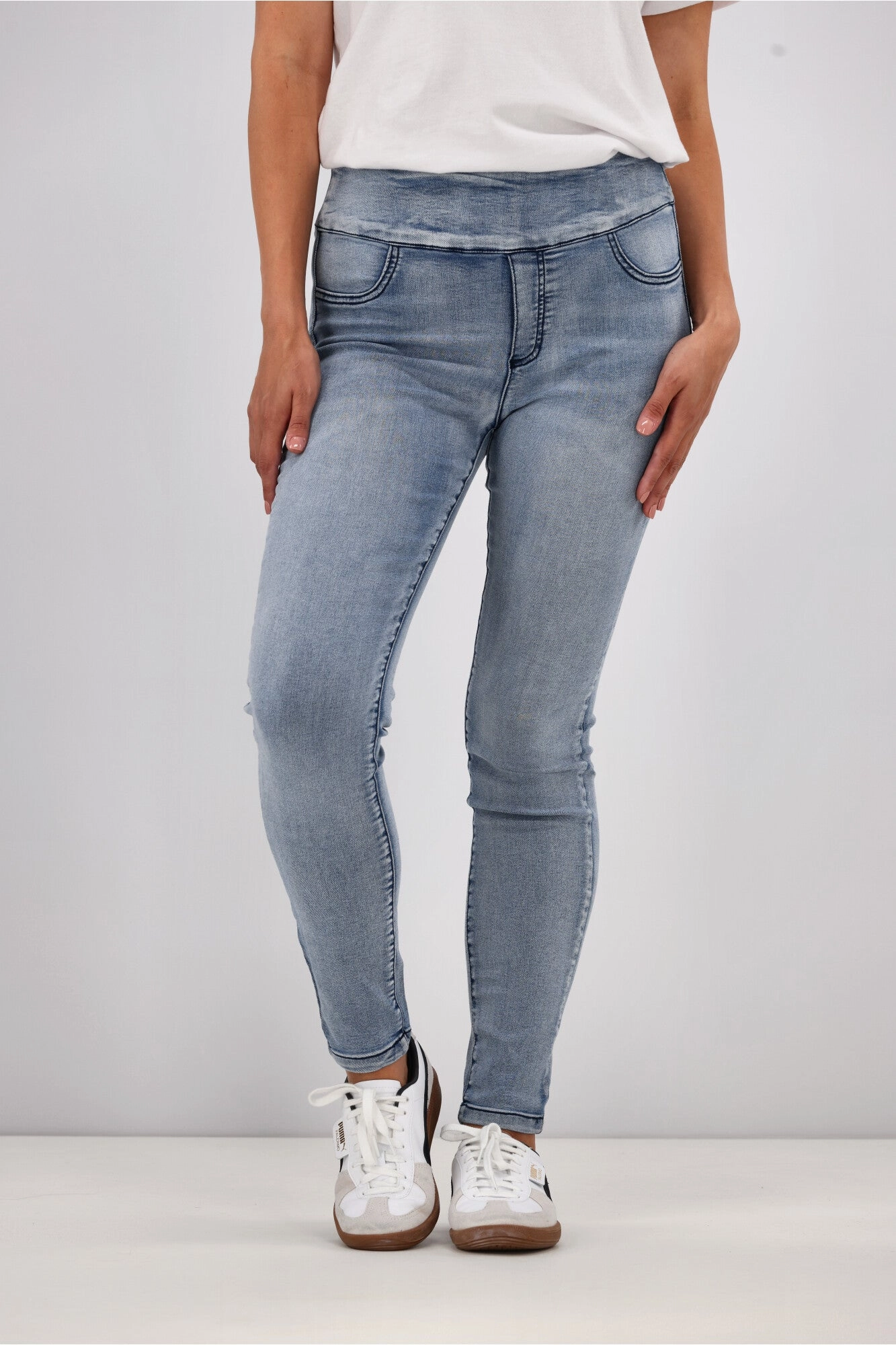 Wakee Denim Moxy Pull On Jean Washed Blue Sport Flex