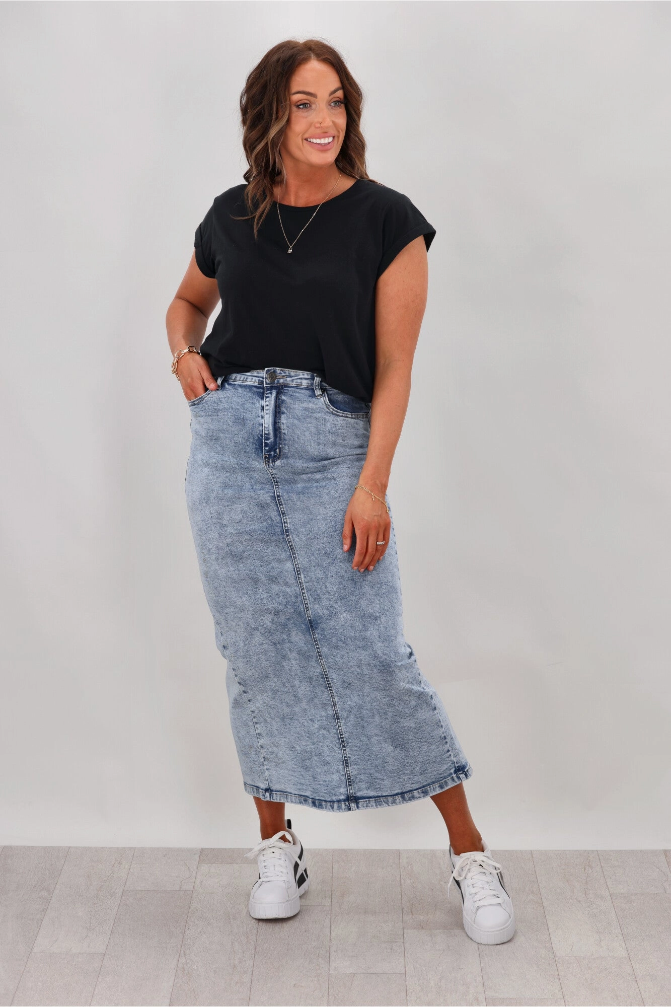 Wakee Erin Denim Skirt Washed Blue skin friendly Tight Movement