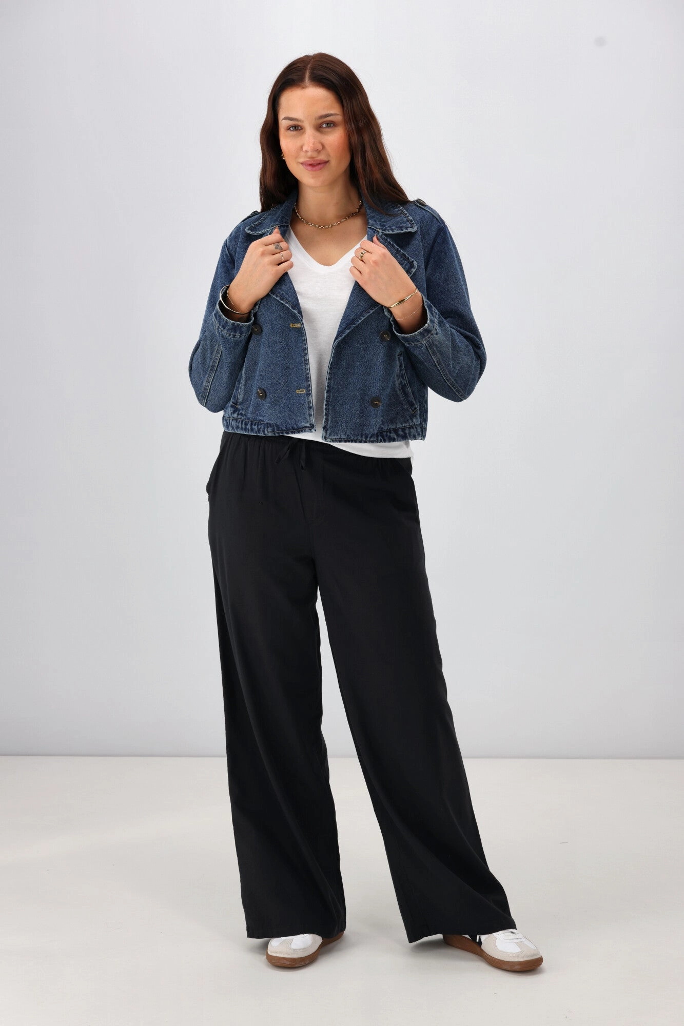 Convertible styles Comfort Flex Fit Shine On Label Mercedes Cropped Denim Trench