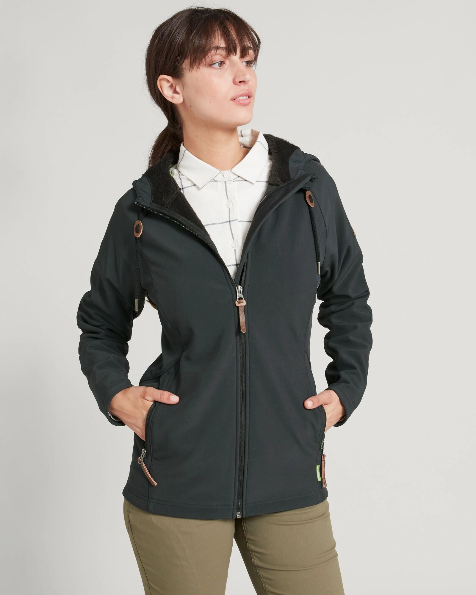 Malazan Women's Softshell Jacket - Black Outdoor Style Staple Odor Resistant Lining