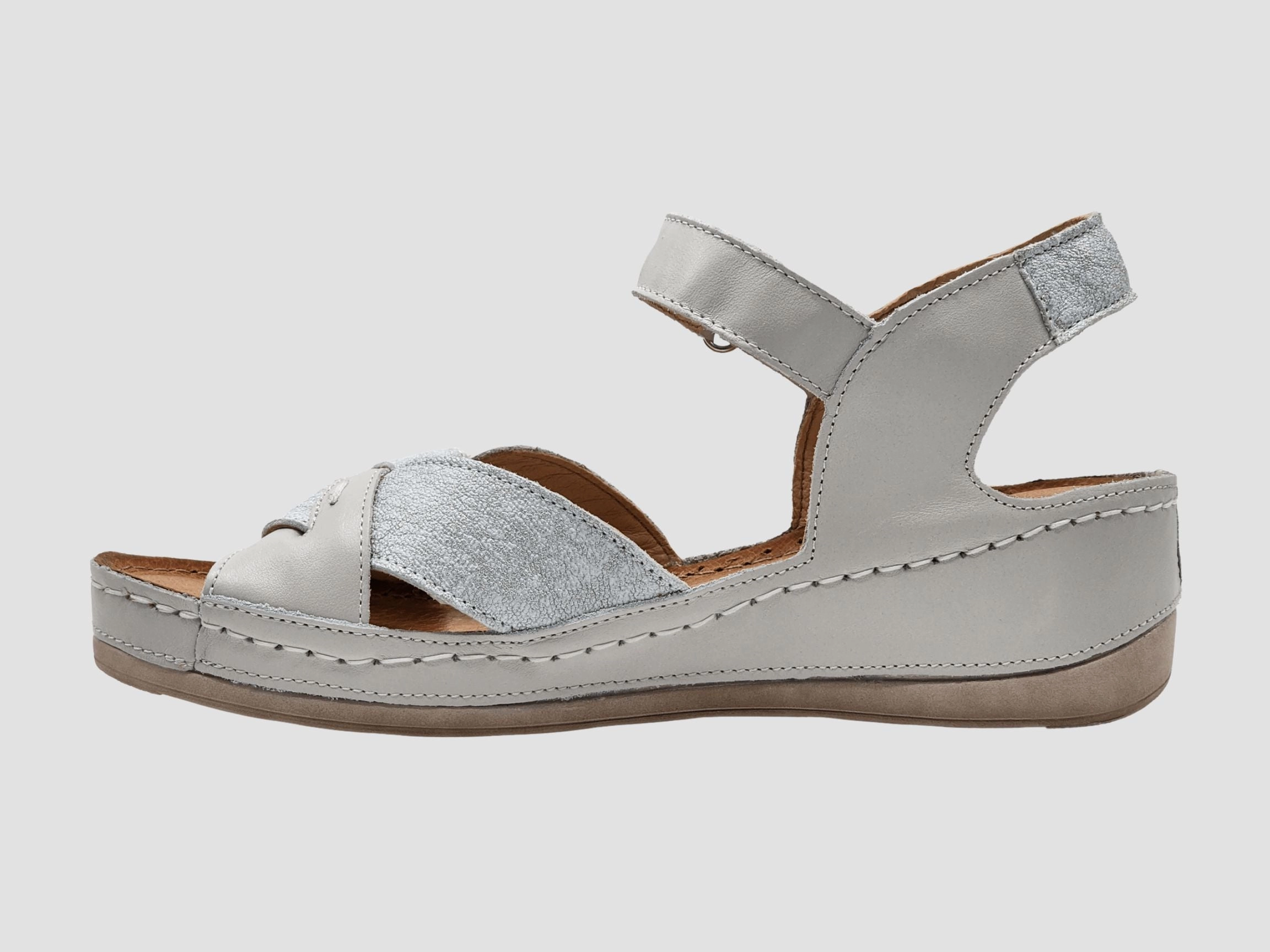 Women's Aster Leather Sandal - White/Silver Flexible Vacation Shoes Soft Mesh